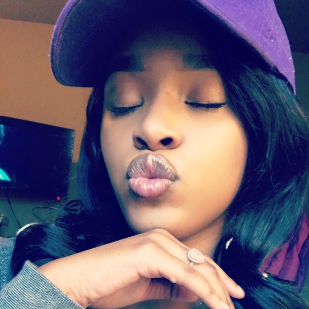 Meet your Posher, Janiya